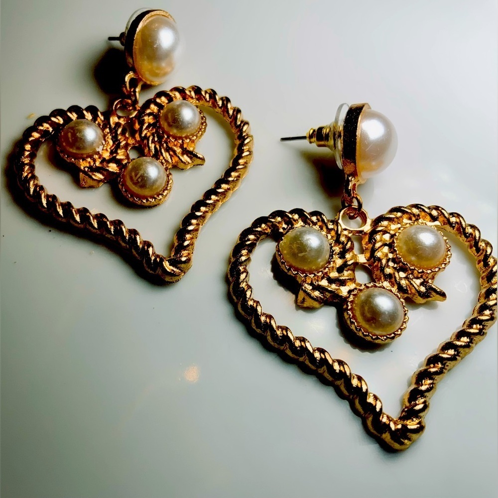 Zara Gold Tone Large Disk Heart Shape Pearl Earrings Heart Shape NWOT